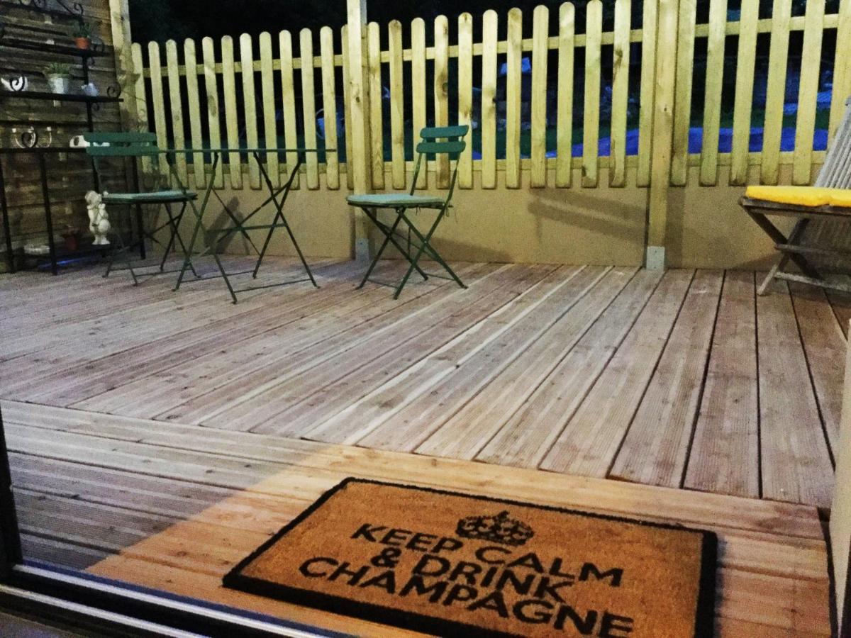 Chavot-Courcourt Les Dames-Jeannes B&B 외부 사진